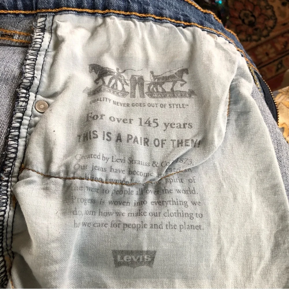 Levi's 505 Straight Leg Jeans. Medium Wash. Extra Tall. Size 36W x 34L